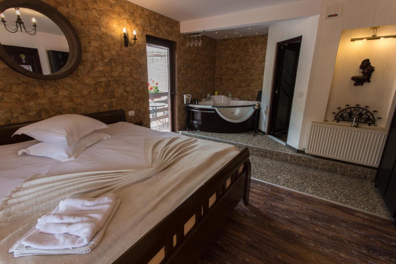 Pension Casa Wenge Sinaia Exterior foto